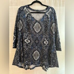 Roz & Ali Blue Boxy Tunic with 3/4 Sleeves and V-Neckline